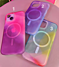 Cargar imagen en el visor de la galería, Cover MagSafe Premium multicolor para iPhone 13 y 14 duros
