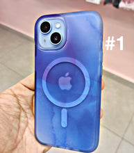Cargar imagen en el visor de la galería, Cover MagSafe Premium multicolor para iPhone 13 y 14 duros
