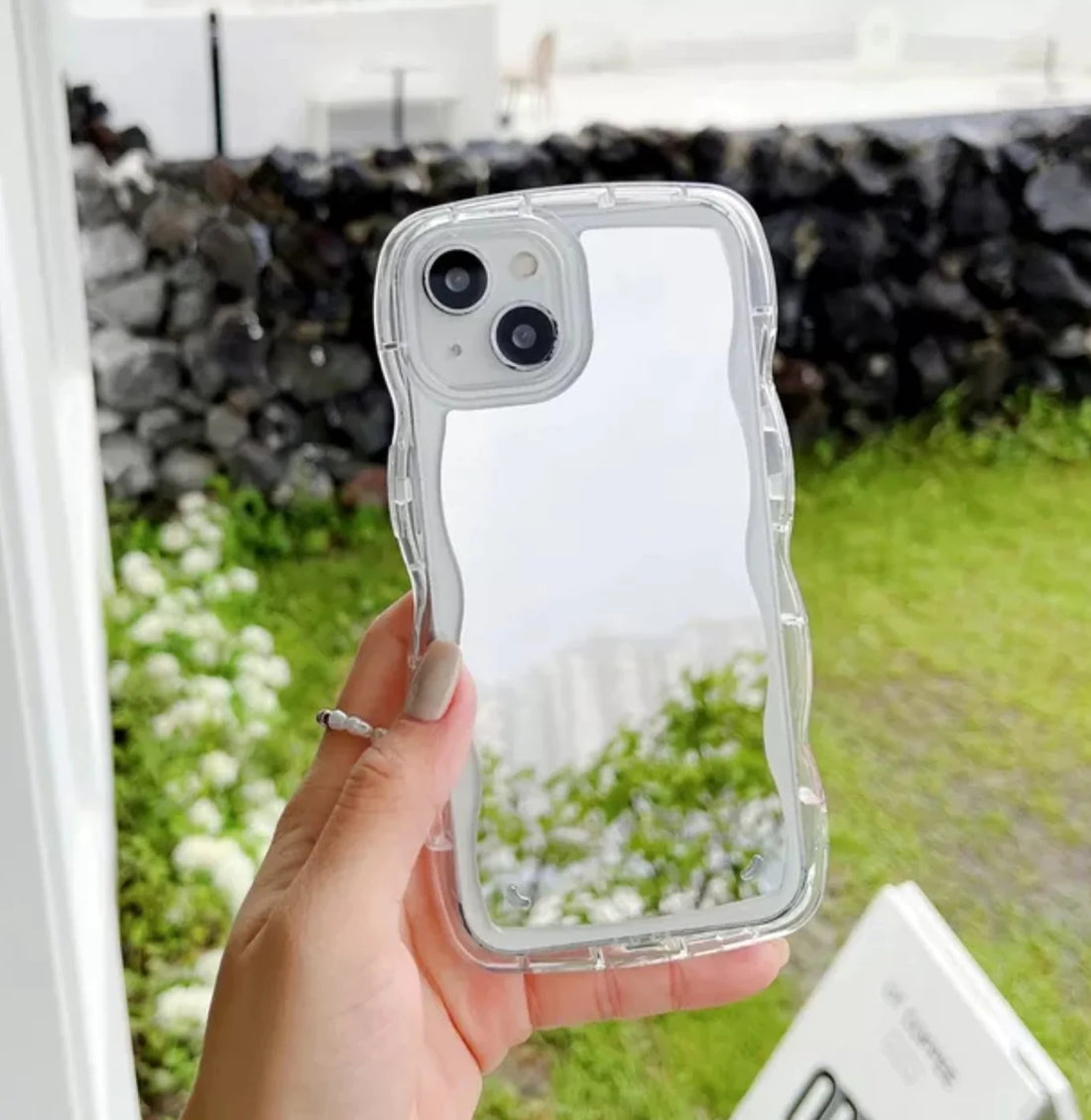 Cover protector con bordes ondulados para iPhone 11